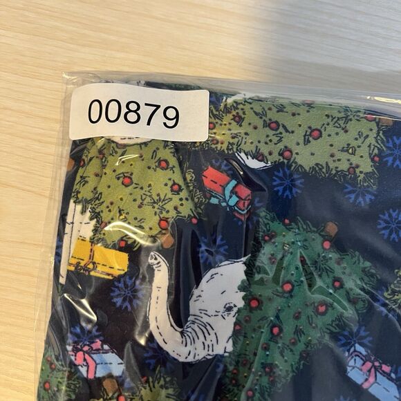 LuLaRoe Leggings Christmas Tree White Elephant Presents Holiday Tall Curvy - Picture 8 of 8